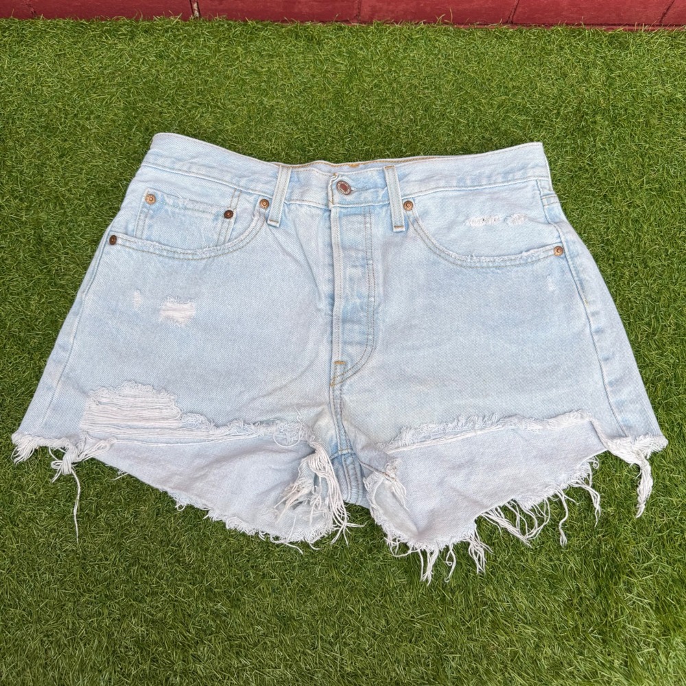 Levis 501 Premium Light Wash Distressed Cut Off Denim Shorts‎ Womens W30